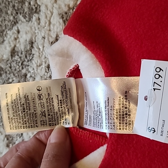 4 for $28 - H&M Infant 2-6m Red 2-piece Santa Suit - Picture 5 of 5